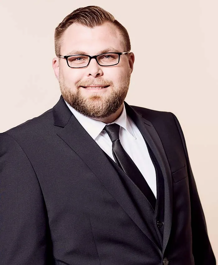 Porträt von Wadim Karpinski, Bestattungsinstitut Brückmann
